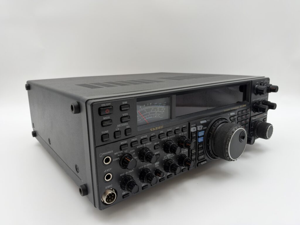 Yaesu FT-2000-1 USED HAM Radio Shop Amateur Radio Dealer Supplier Vine Antennas Amateur Radio Shops HAM Radio Dealer Supplier Retailer Second Hand Twelve Months Warranty